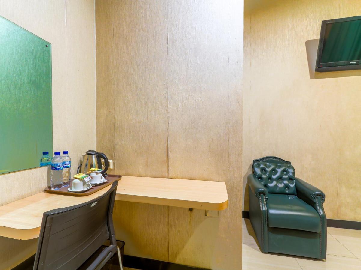 Oyo 90788 Nillo Hotel Kebumen Ngoại thất bức ảnh